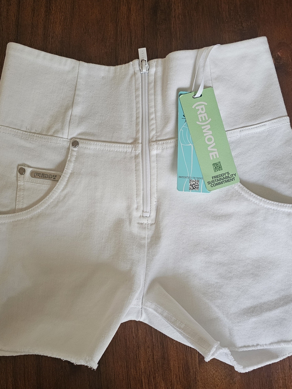 NWT Freddy WR.UP White High Waisted Denim Shorts Shaper Push Up Women's Size S..